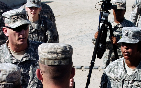 Odierno at Camp Arifjan