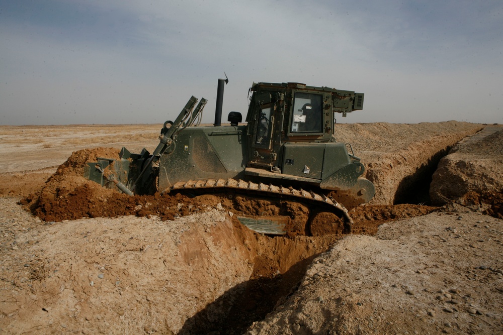 Marine engineers survive Marjah blast, provide bridges and fire support for 1/6