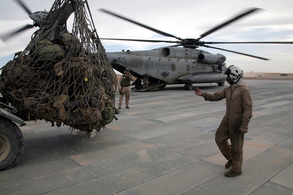 HMH-466 delivers support