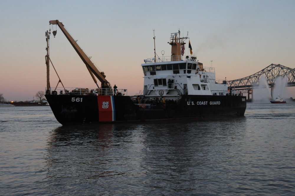 Coast Guard Cutter Participates in Lundi Gras Festivities