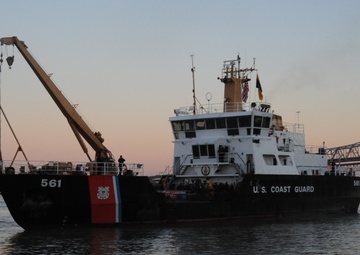 Coast Guard Cutter Participates in Lundi Gras Festivities