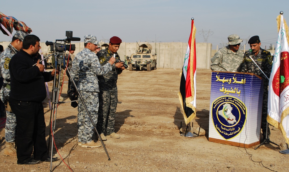 Soldiers sign over Joint Security Station to Iraqi Federal Police
