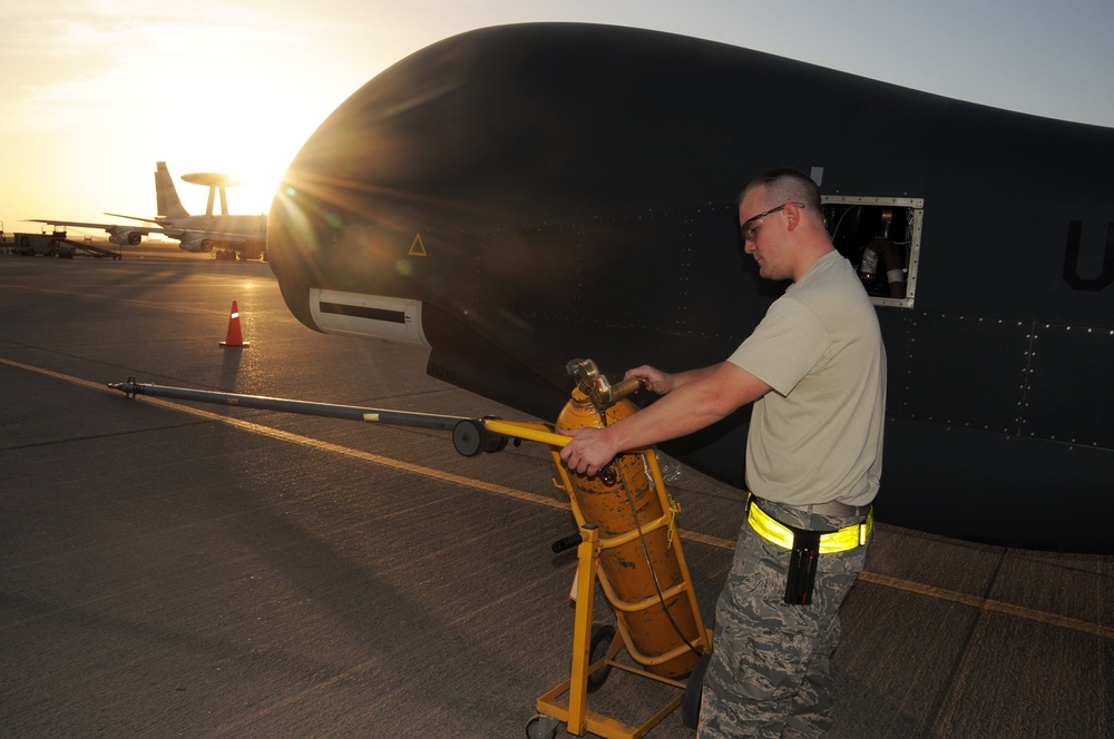 Deployed Global Hawks Surpass 30,000 Combat Flying Hours, 1,500 Sorties