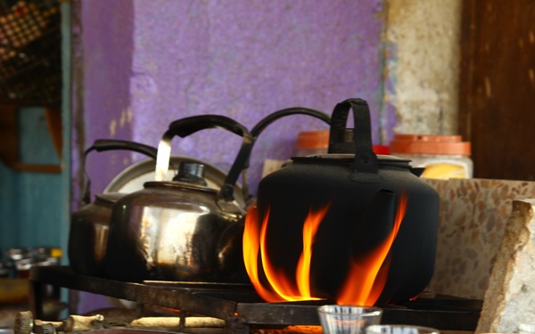 Soldiers Visit Market Place