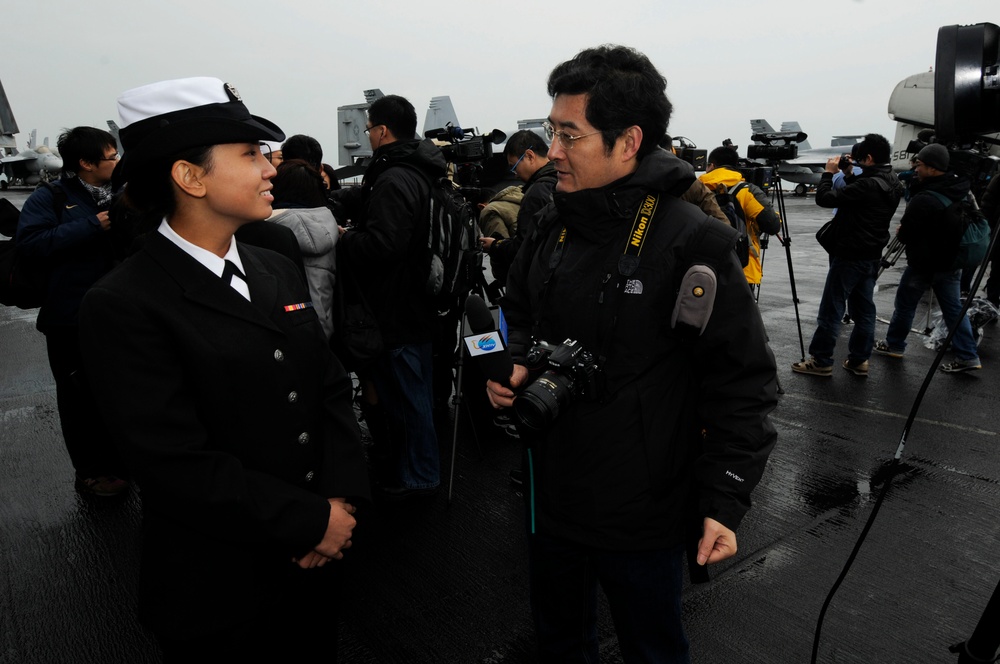 USS Nimitz in Hong Kong