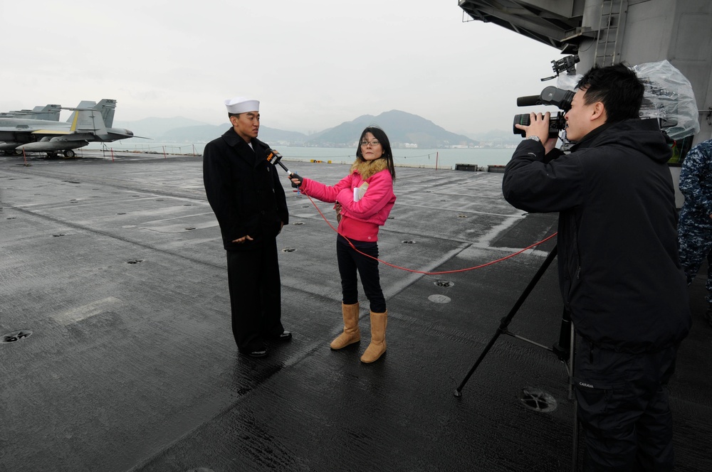 USS Nimitz in Hong Kong