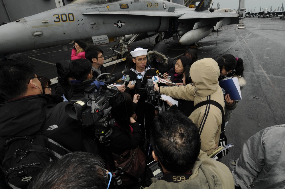 USS Nimitz in Hong Kong