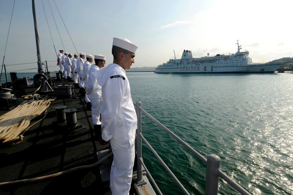 USS Patriot visits Cambodia