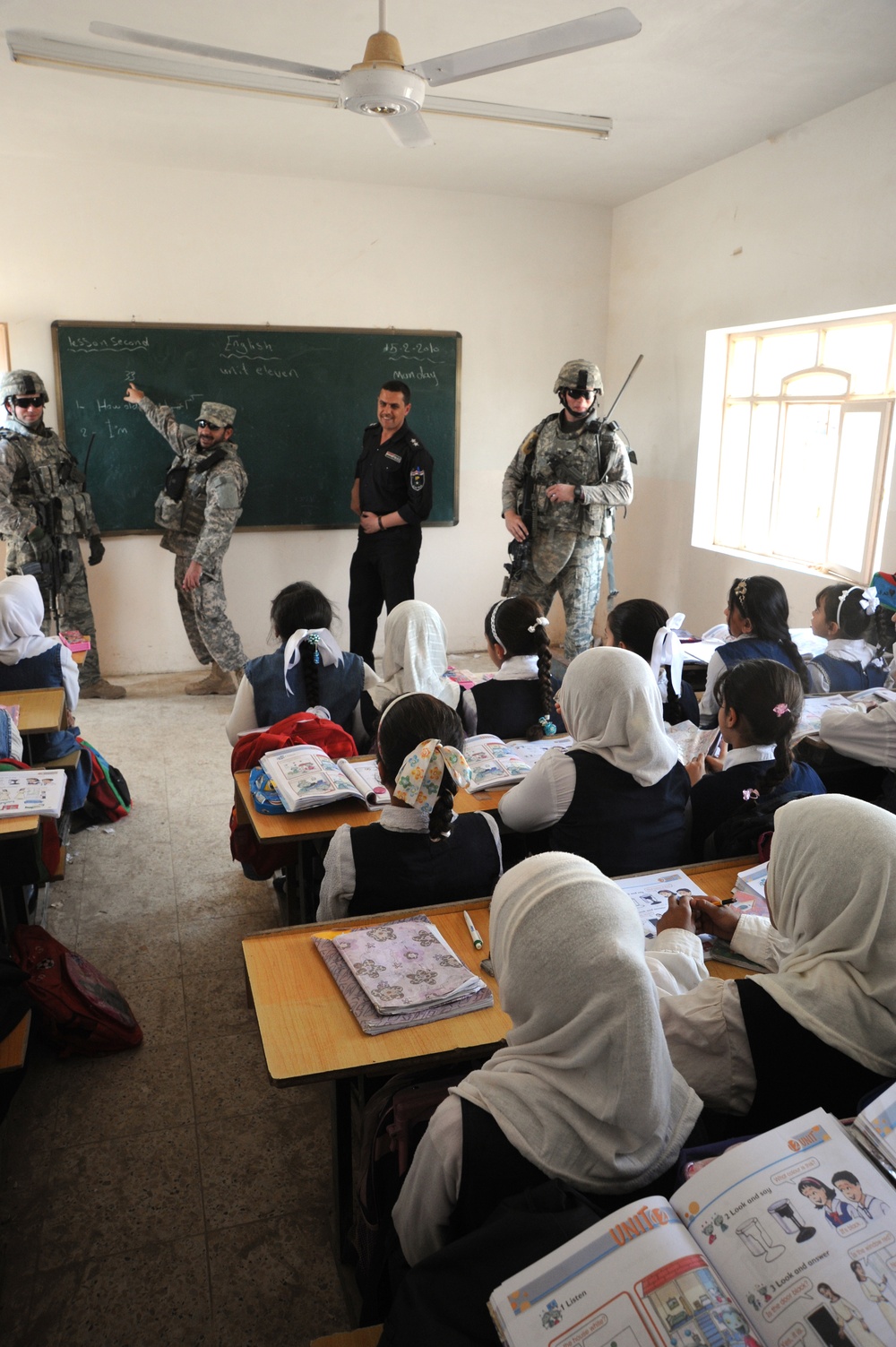 Security forces advise Iraqi police for elections