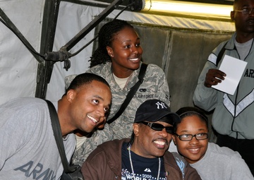 Charlie Wilson performs for troops in Iraq