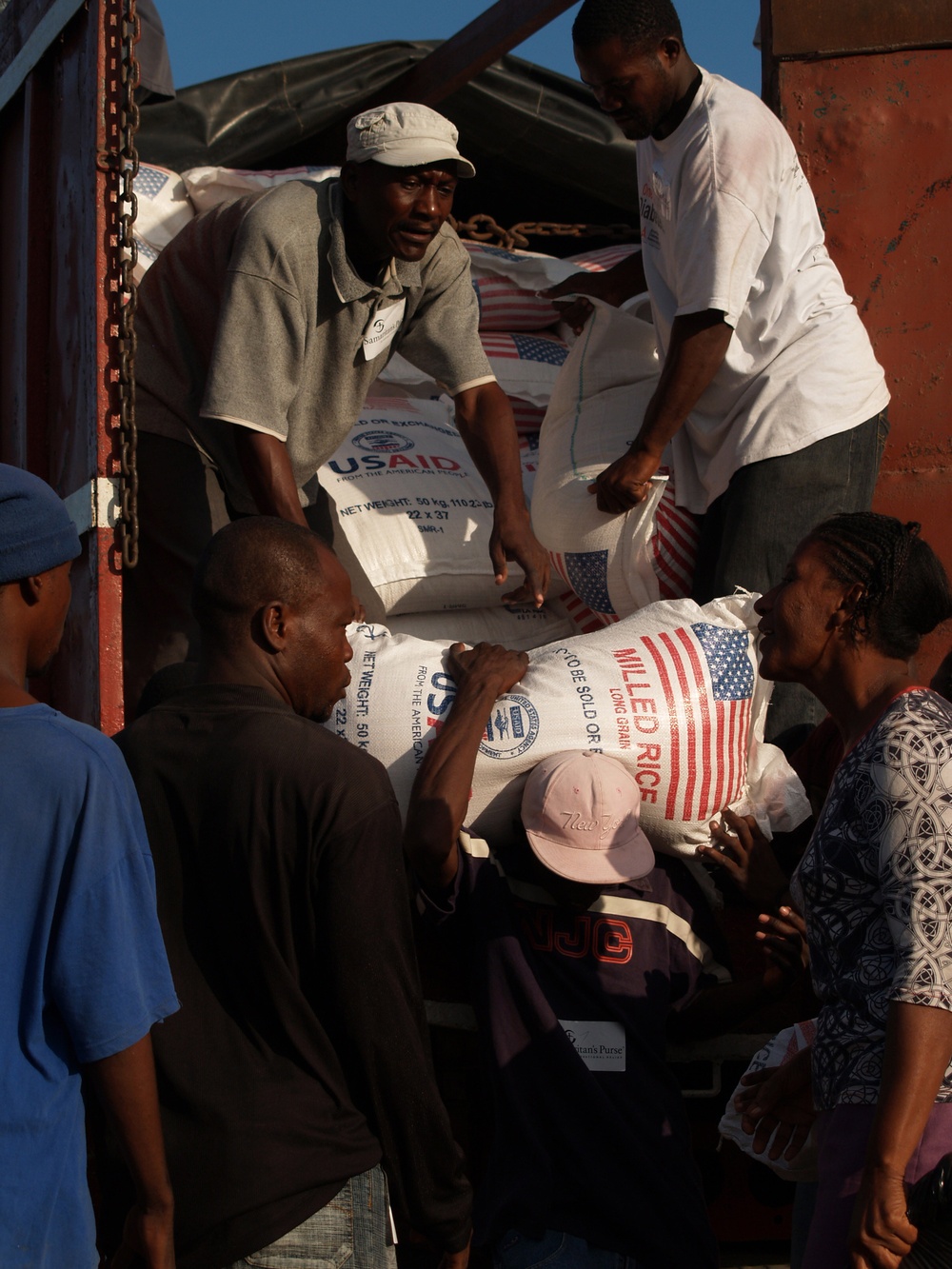 Joint Logistics Command Supports Day 19 of World Food Program Food Distribution in Haiti