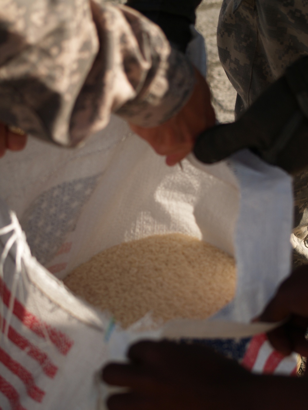 Joint Logistics Command Supports Day 19 of World Food Program Food Distribution in Haiti