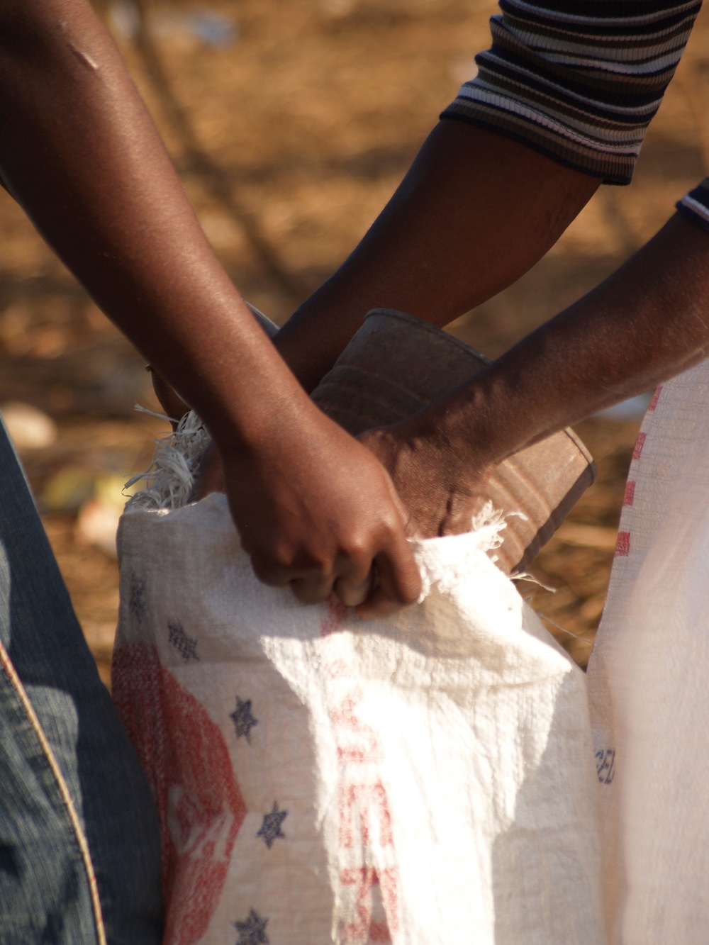 Joint Logistics Command Supports Day 19 of World Food Program Food Distribution in Haiti