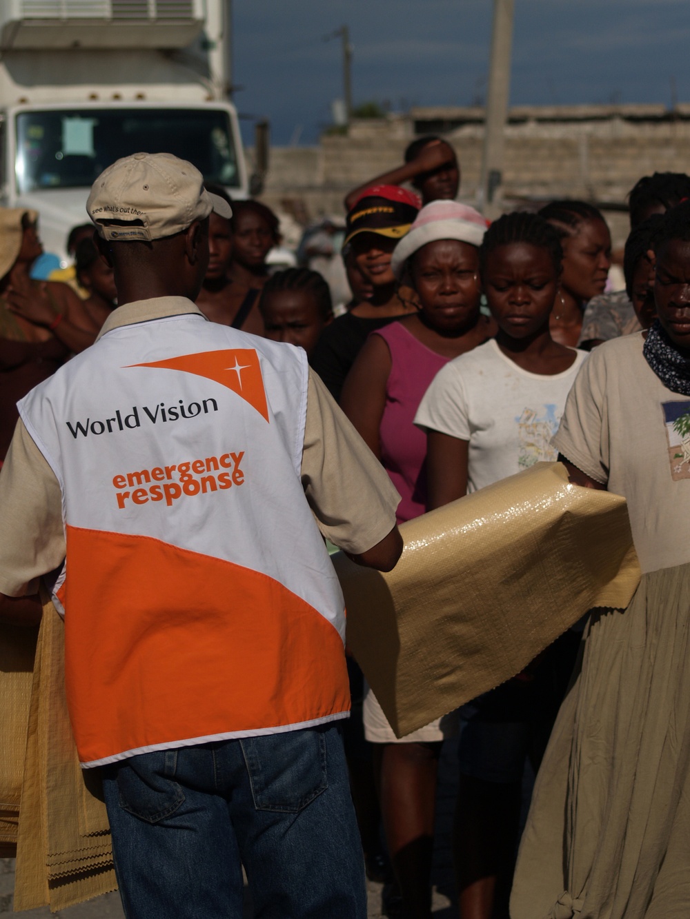 Joint Logistics Command Supports Day 19 of World Food Program Food Distribution in Haiti