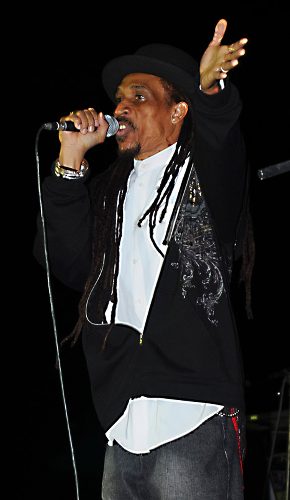 'Kyng Arthur' reggae band jams for Soldiers at Camp Liberty in Iraq