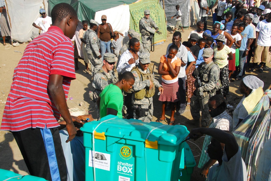 Haitians receive new tents