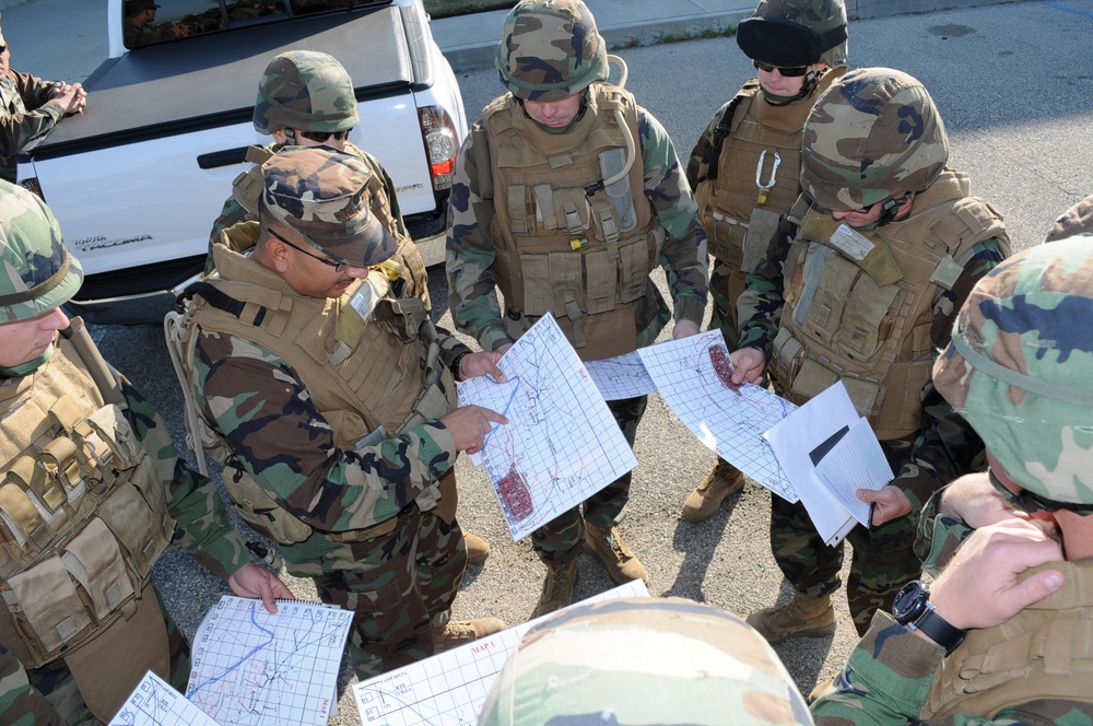 Seabees get familiar with gear