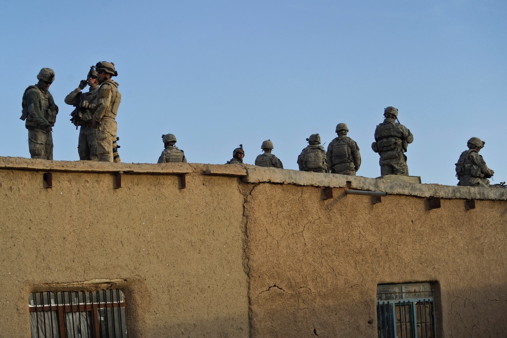 Soldiers conduct Operation Helmand Spider