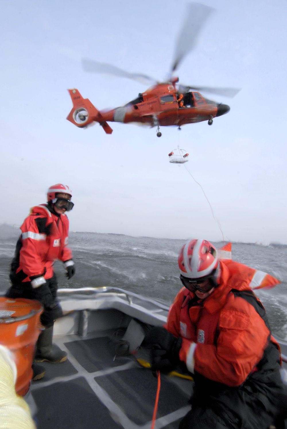 Coast Guard Unit Conducts Helicopter Training in Patapsco River