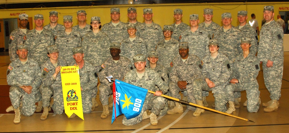 Army Journalists Head Overseas