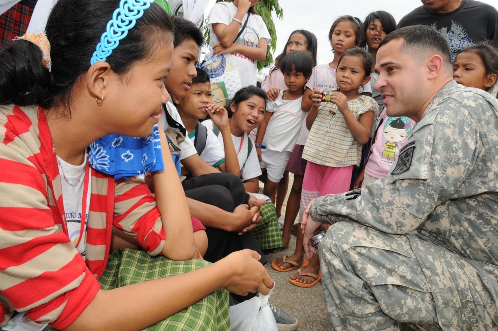 U.S. Forces Assist in Treating 1,000 Patients During Zamboanga Medical Civic Action Project