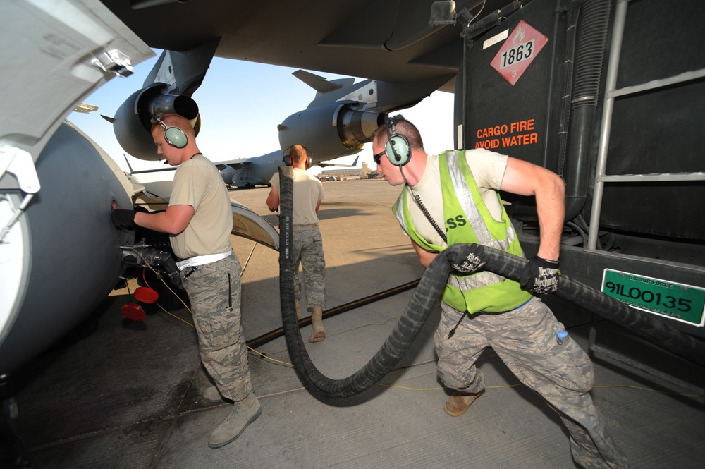 C-17 Refuel