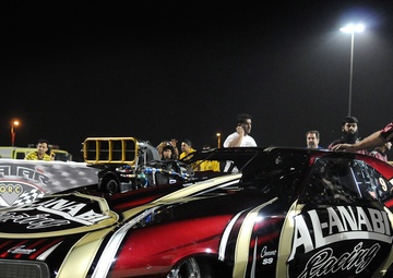 Qatar sheik invites hundreds of troops to drag strip
