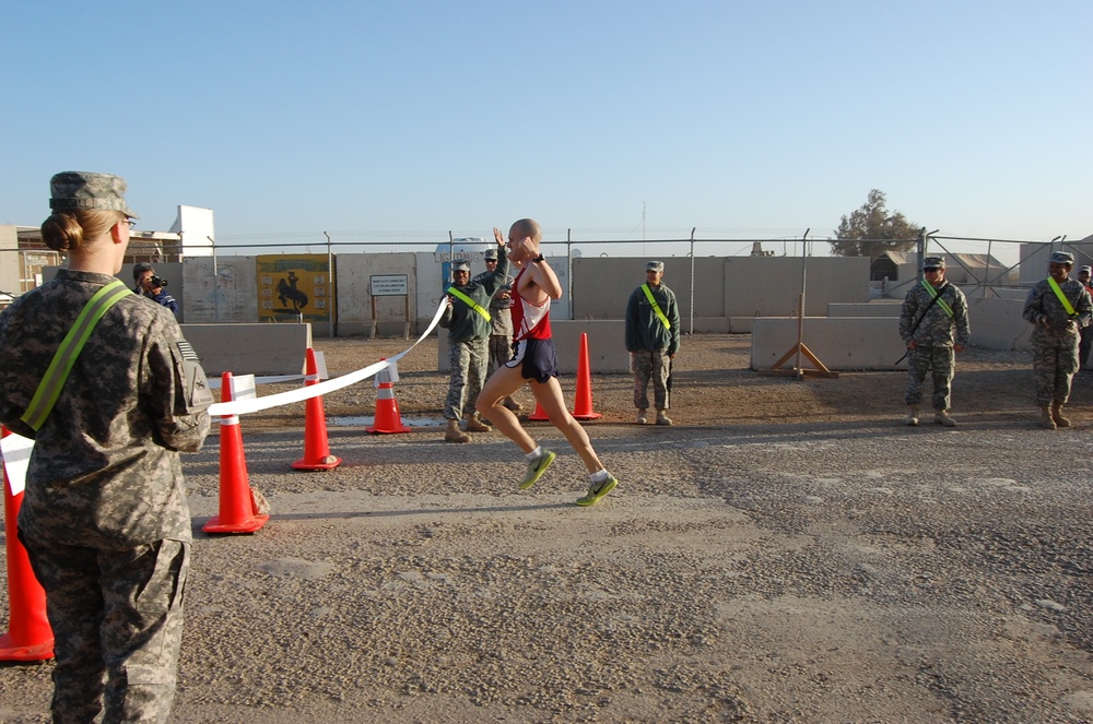 DVIDS Images Soldiers Run El Paso HalfMarathon in Iraq [Image 1 of 8]