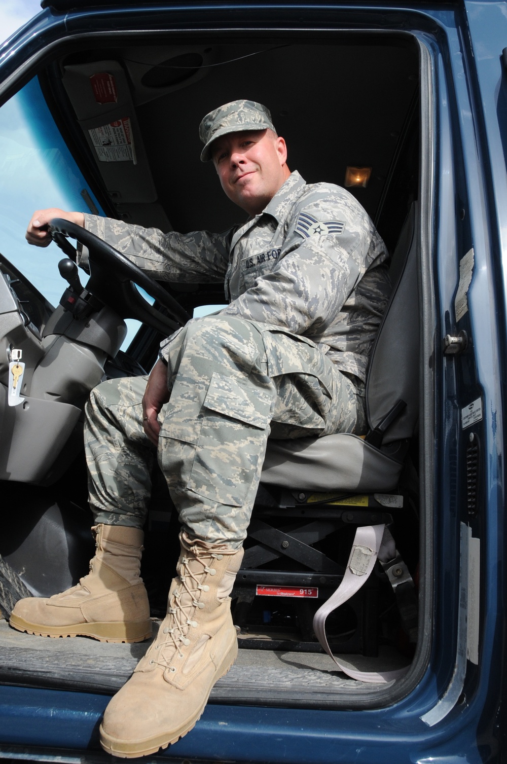 Channel Island Staff Sergeant, Bakersfield Native, Supports Vehicle Ops for Southwest Asia Wing