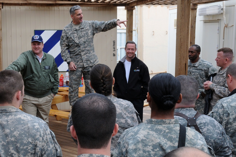 Governors support Soldiers with visit