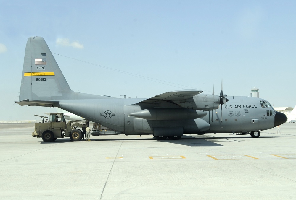 Pittsburgh Airmen Wave Their Black and Gold in Southwest Asia