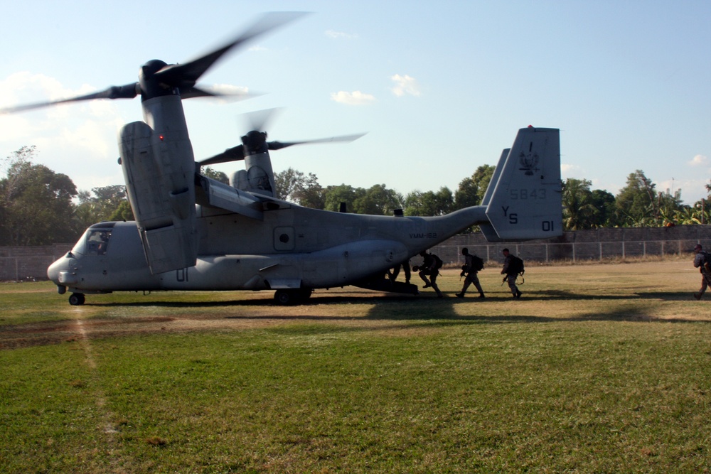 24th Marine Expeditionary Unit assists in Haiti Relief