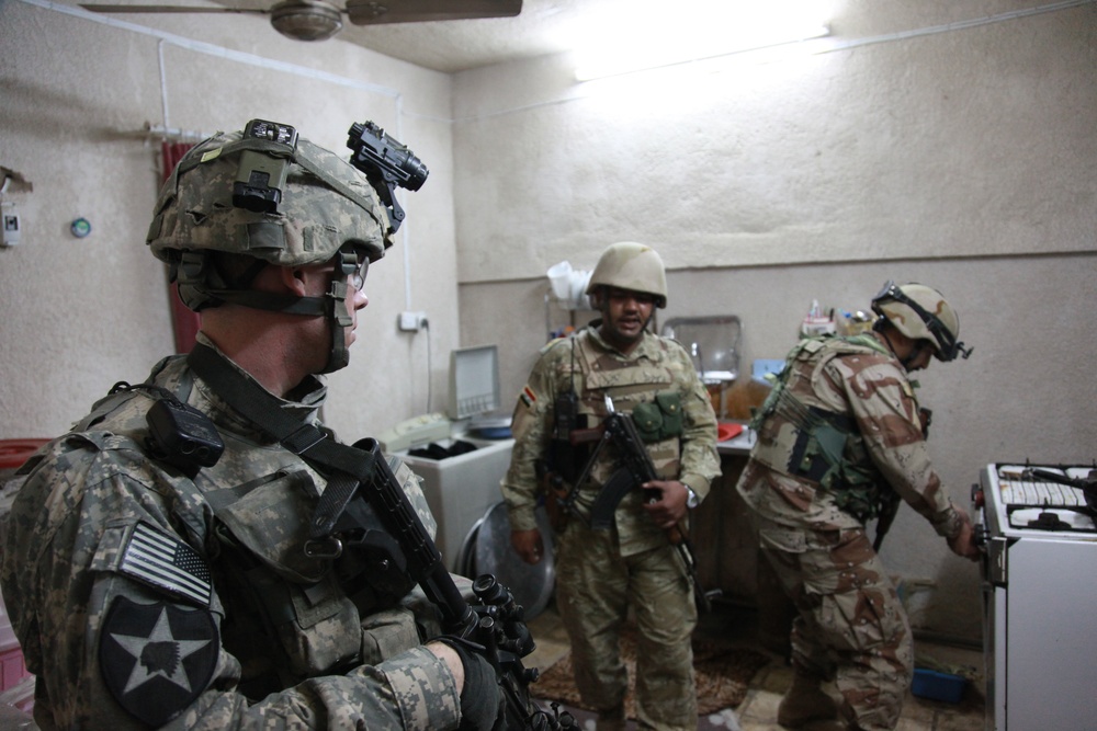 Soldiers Search for Weapons Cache