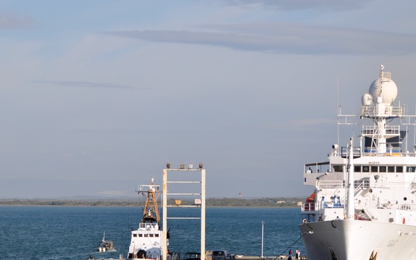 USS Carter Hall action