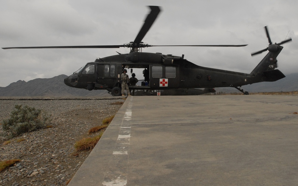 Wyo. NG's 'Cowboy Dustoff' Troops Draw on Civilian Skills