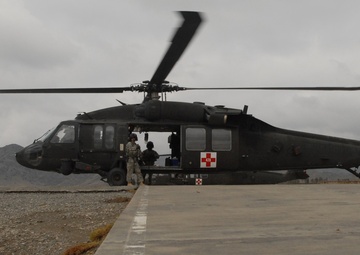 Wyo. NG's 'Cowboy Dustoff' Troops Draw on Civilian Skills