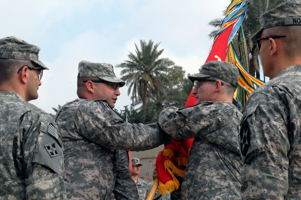 2nd Battalion, 12 Field Artillery Regiment 'Vikings' change command