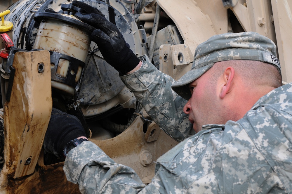 Maintenance Soldiers Adapt to Bigger, Newer Vehicles