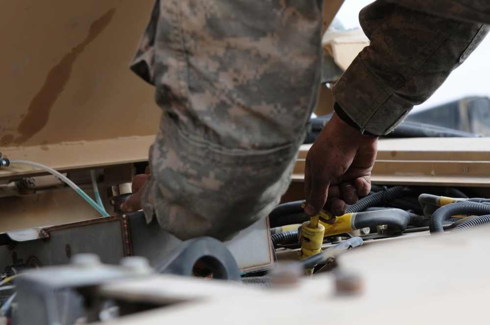 Maintenance Soldiers Adapt to Bigger, Newer Vehicles