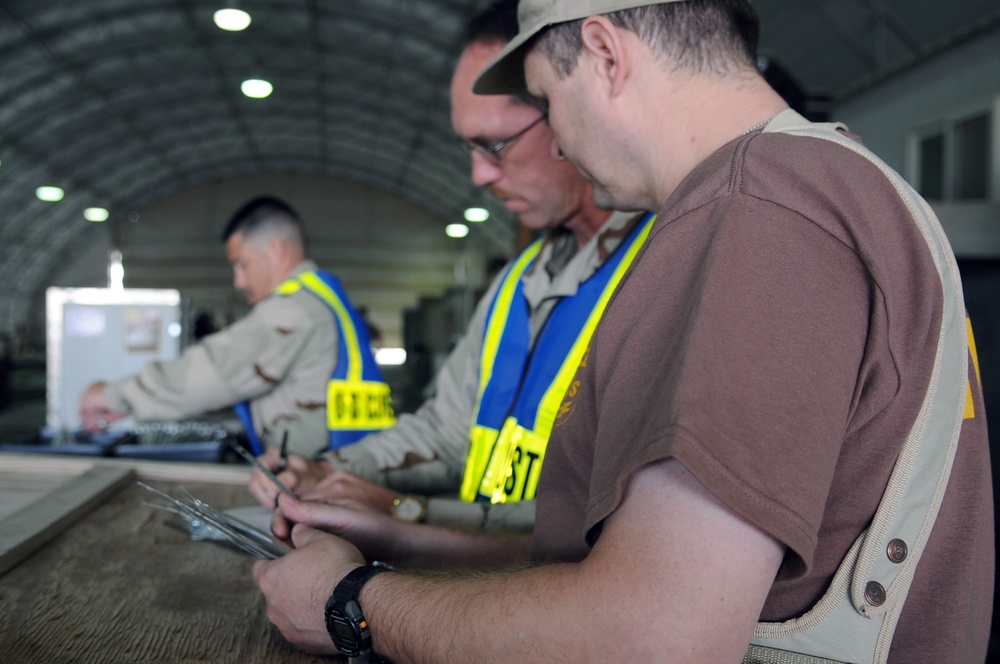 Customs Agents Clear Cargo