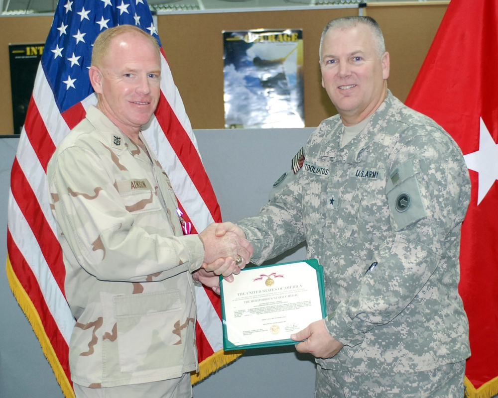Navy command master chief gets Army award