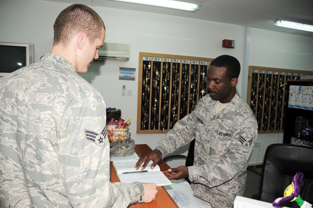 Selfridge Senior Airman, Detroit Native, Helps Deployed Service Members Find Their 'home Away From Home'