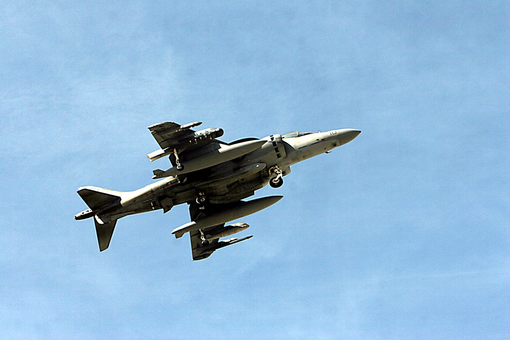 VMA-231 lands at Dwyer