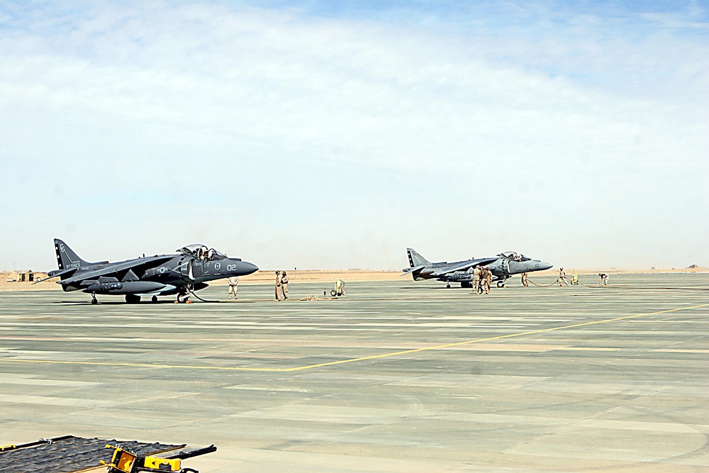VMA-231 lands at Dwyer