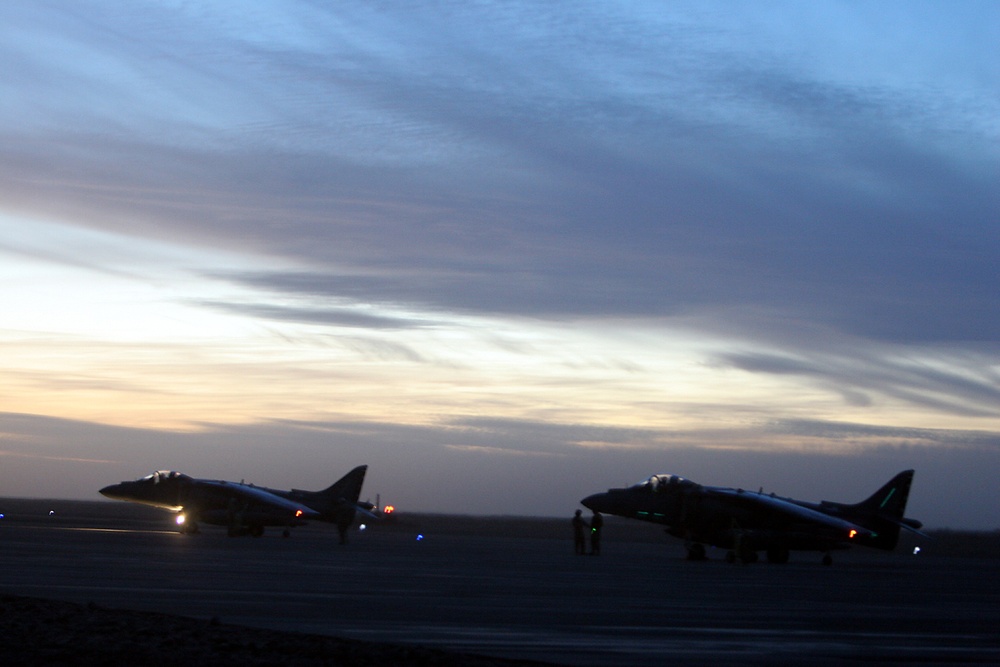 VMA-231 lands at Dwyer