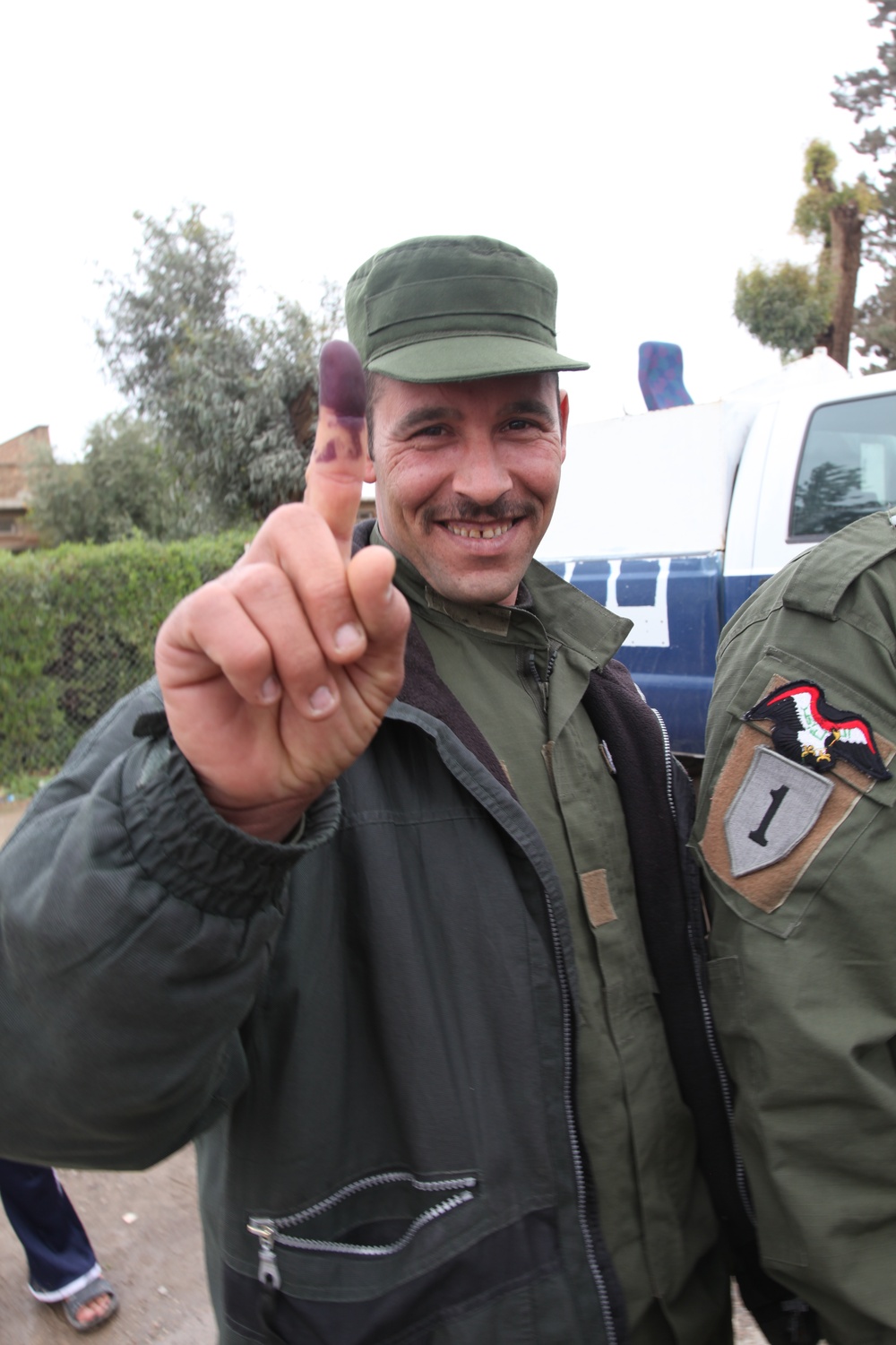 Iraqi security forces vote
