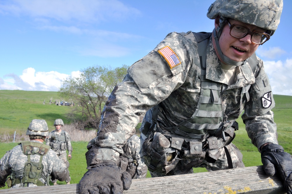 Presidio Soldiers Take on Leadership Challenges, Obstacles