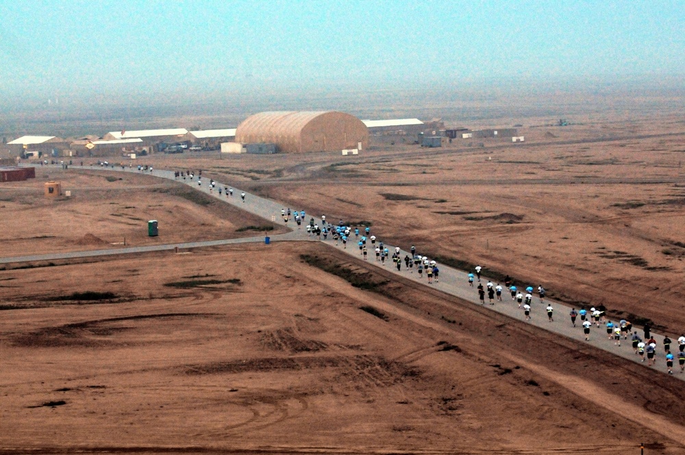 Soldiers Run Marathon in Iraq