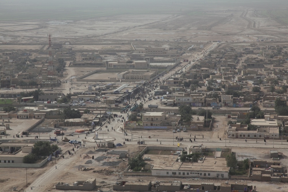 Iraqi officials observe elections from skies