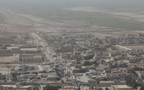 Iraqi officials observe elections from skies